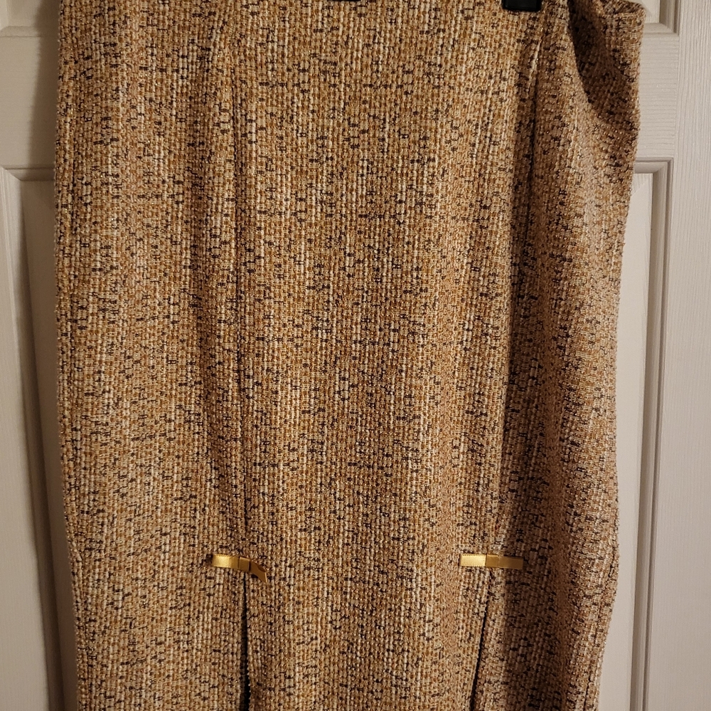 Woman's Skirt